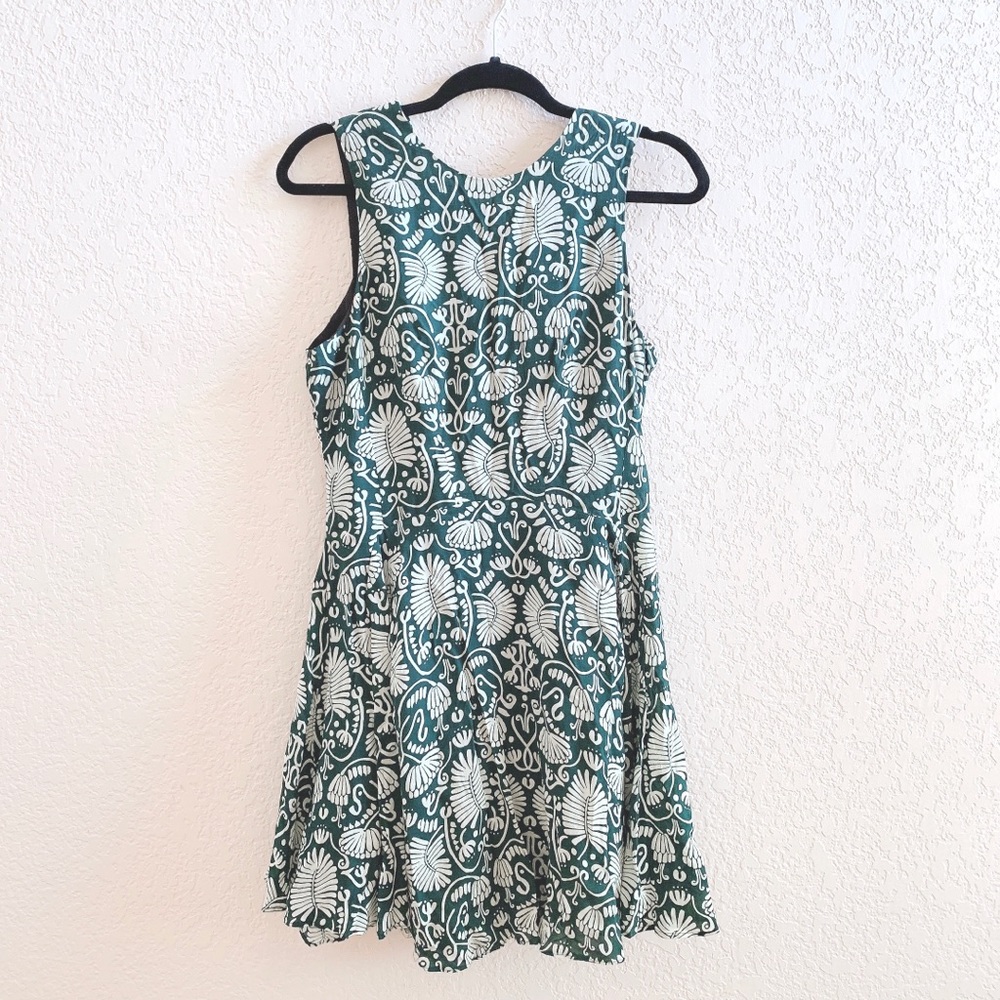 H&M Sleeveless Green & White Pattern Dress